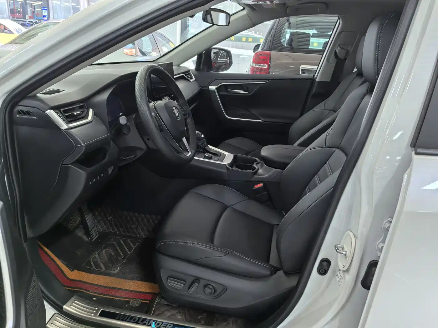 Toyota Wildlander 2024 2.0L CVT 4WD Luxury PLUS Edition фото 7