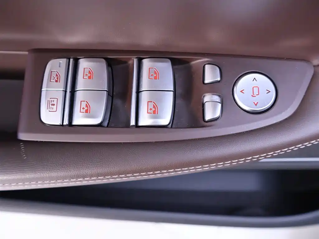 BMW 7 Series 2019 730Li M Sport Package фото 17