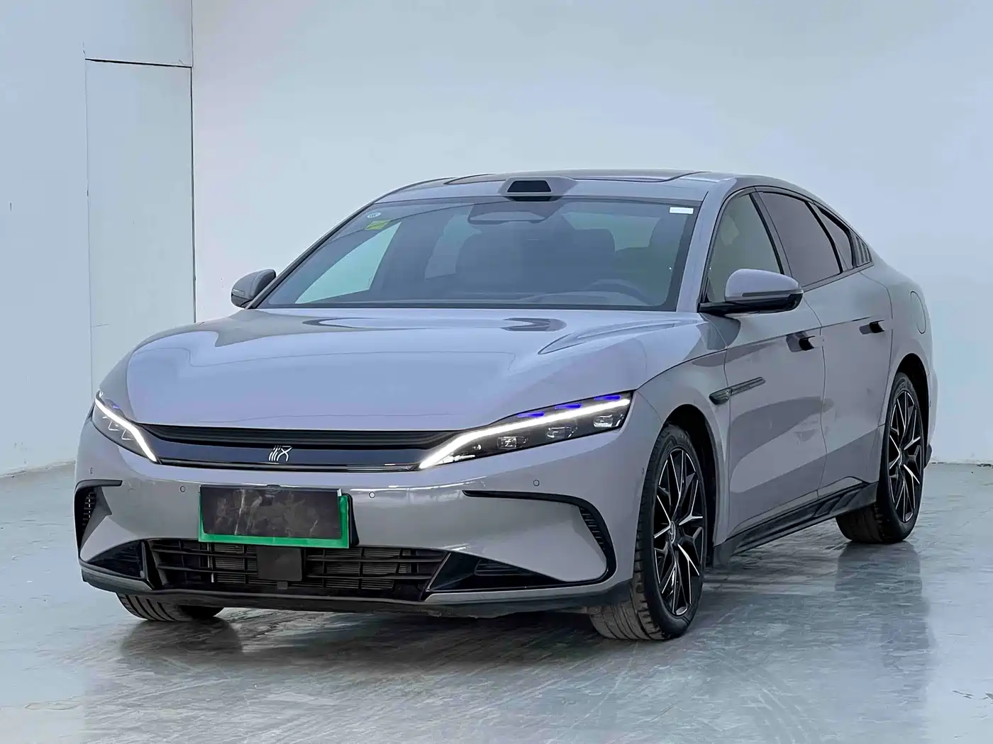 BYD Han 2025 DM-i Smart Driving Edition 125KM Honor