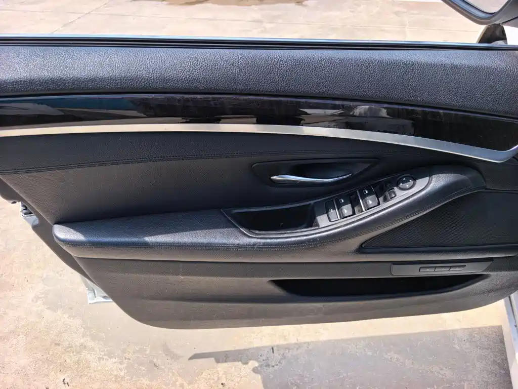 Photo 7 - BMW 5 Series