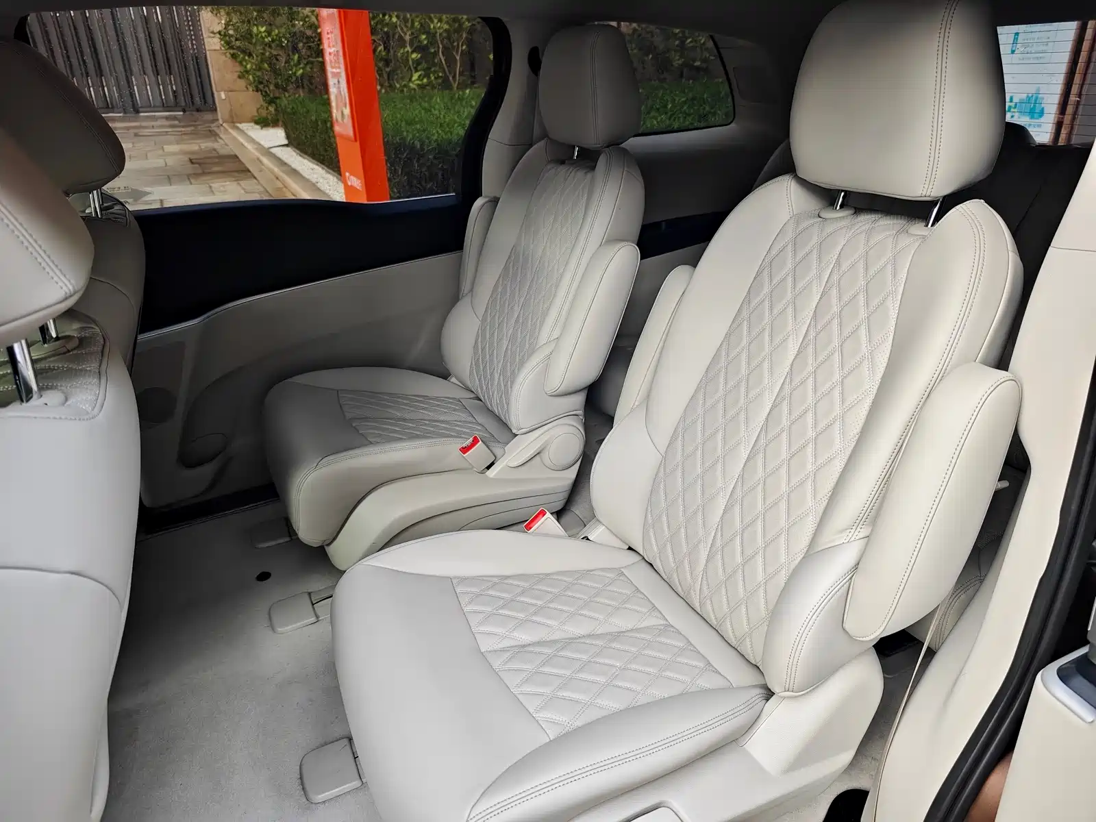 Photo 16 - Buick GL8