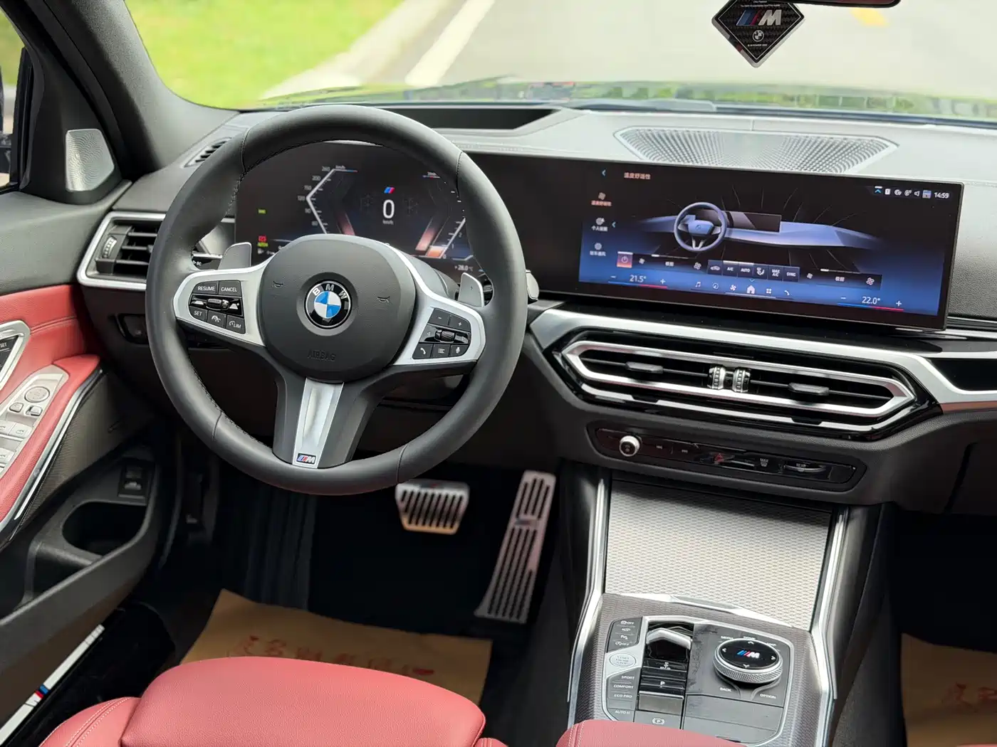 BMW 3 Series 2024 330Li M Sport Shadowline Package фото 22