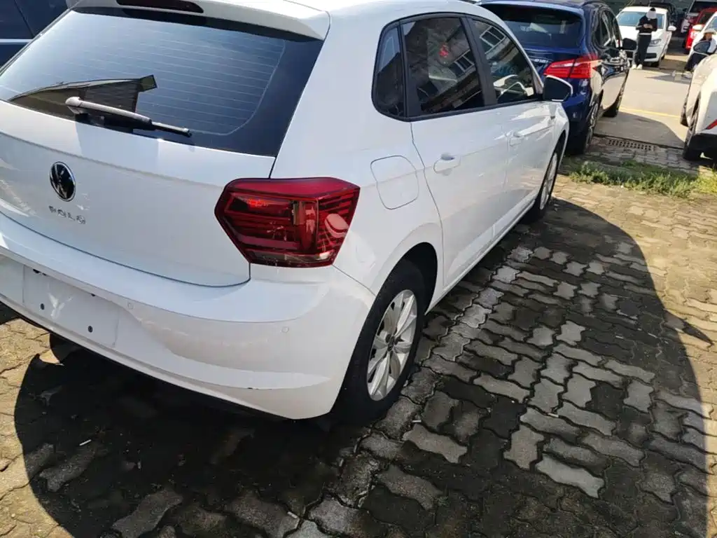 صورة 8 - Volkswagen Polo