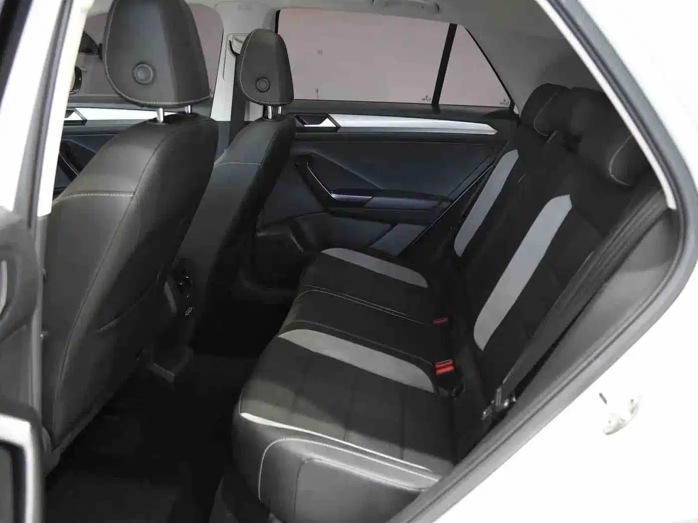 VOLKSWAGEN T ROC EXPLORING SONGS