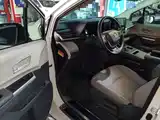 Фото 16 - Toyota Granvia