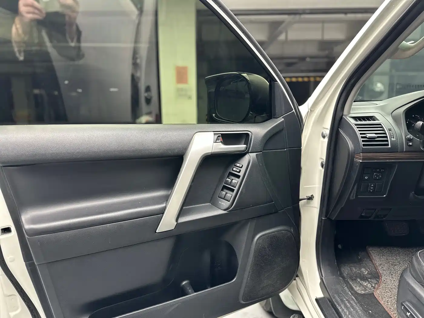 Toyota Prado 2018 3.5L Automatic TX-L NAVI Rear-mounted Spare Tire фото 6