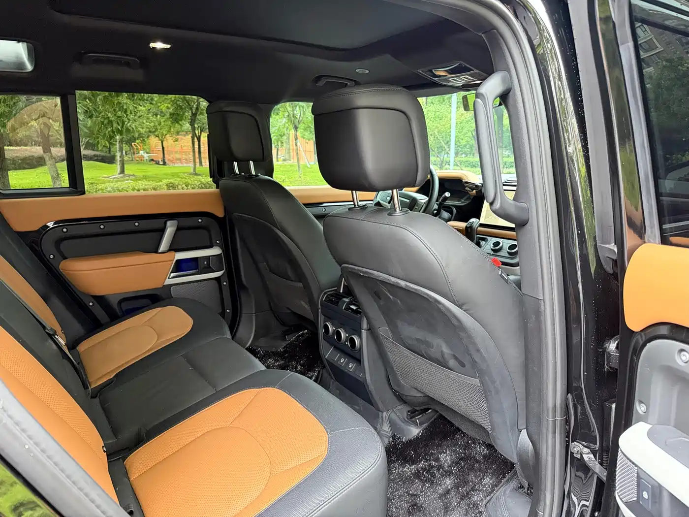 Фото 8 - Land Rover Defender