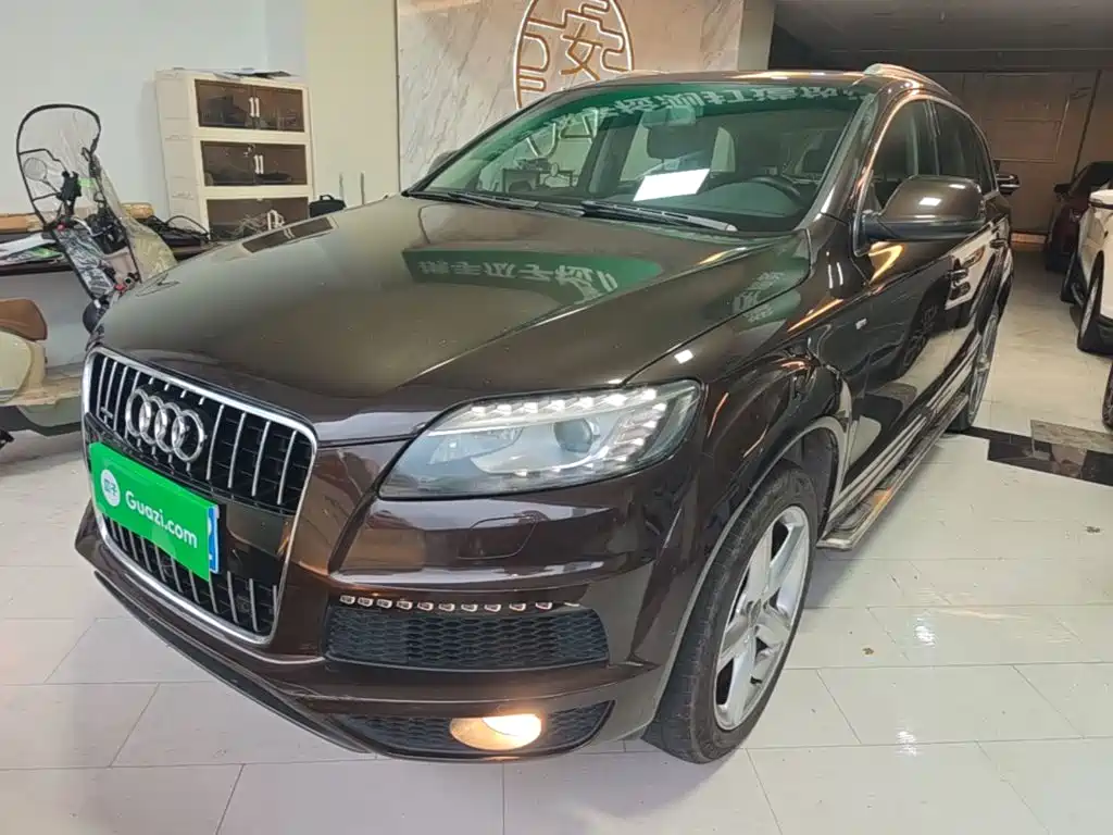 Фото 2 - Audi Q7
