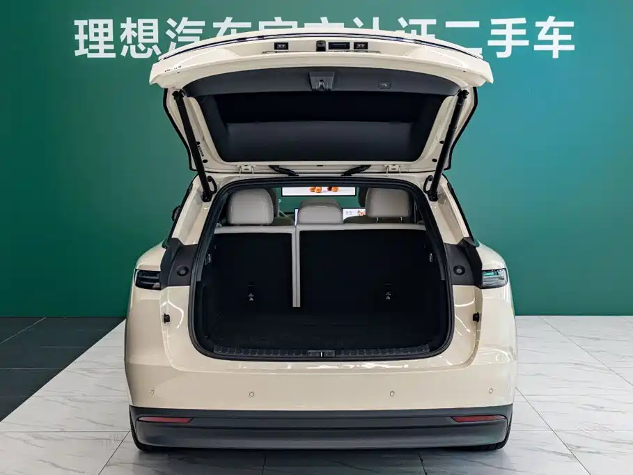 Li Auto i6 2025 2025 2WD Base Model