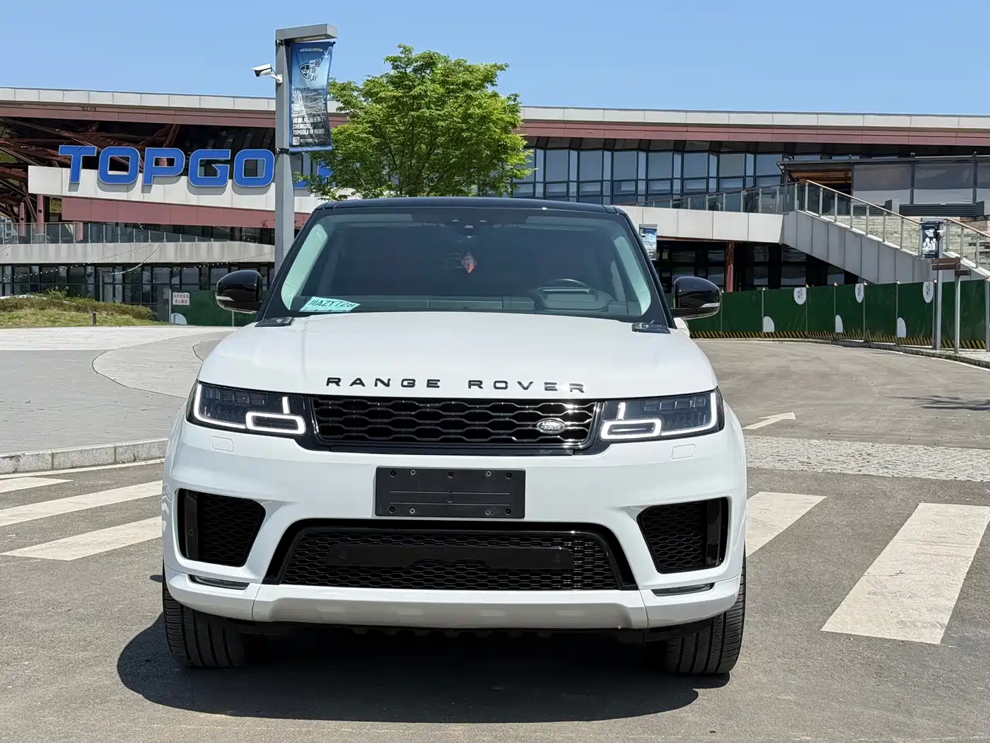 Land Rover Range Rover Sport 2022 3.0 L6 Gloss Black Edition фото 2