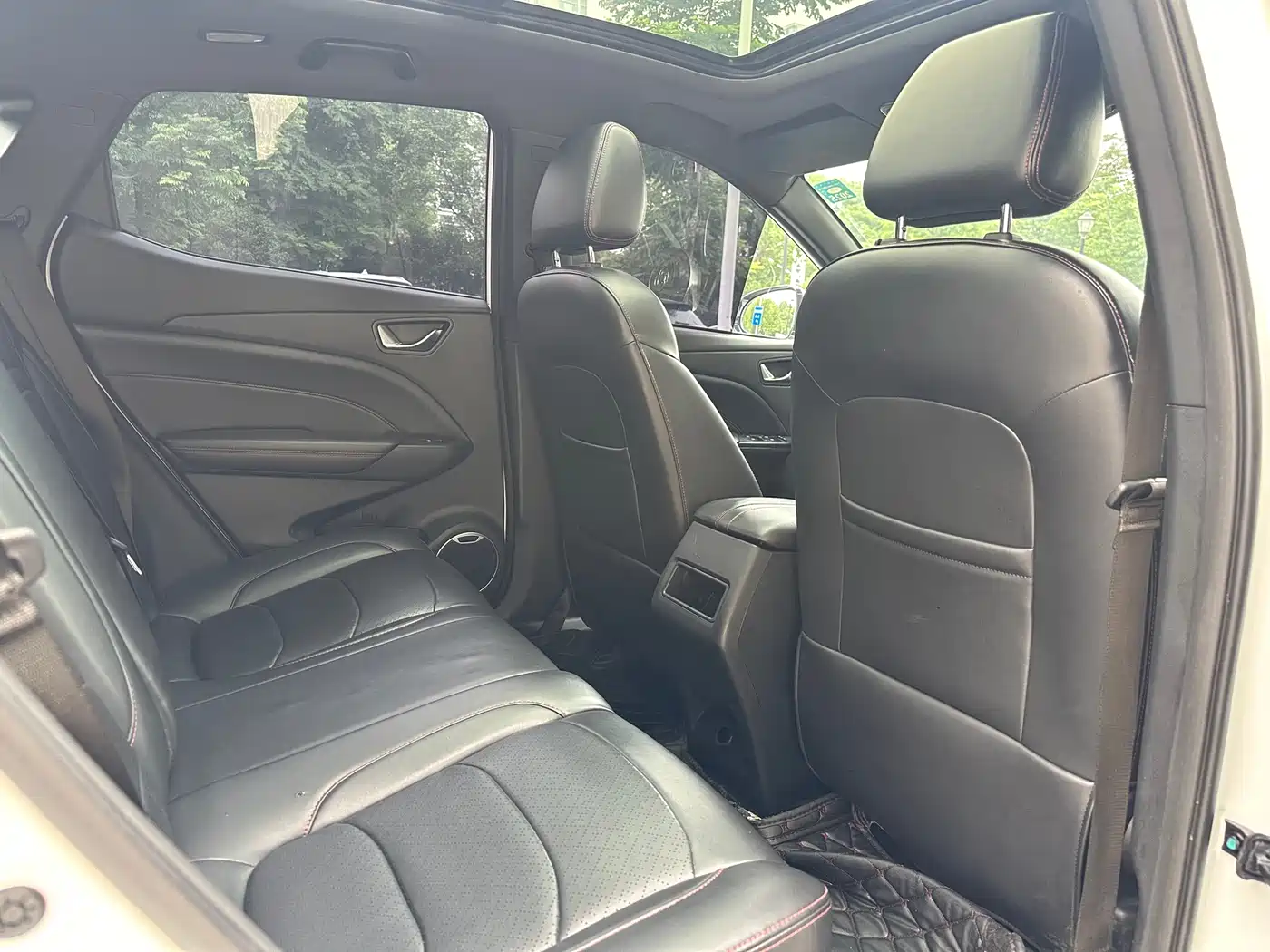 Dongfeng Fengguang Fengon 500 2021 2021 1.5L CVT Premium