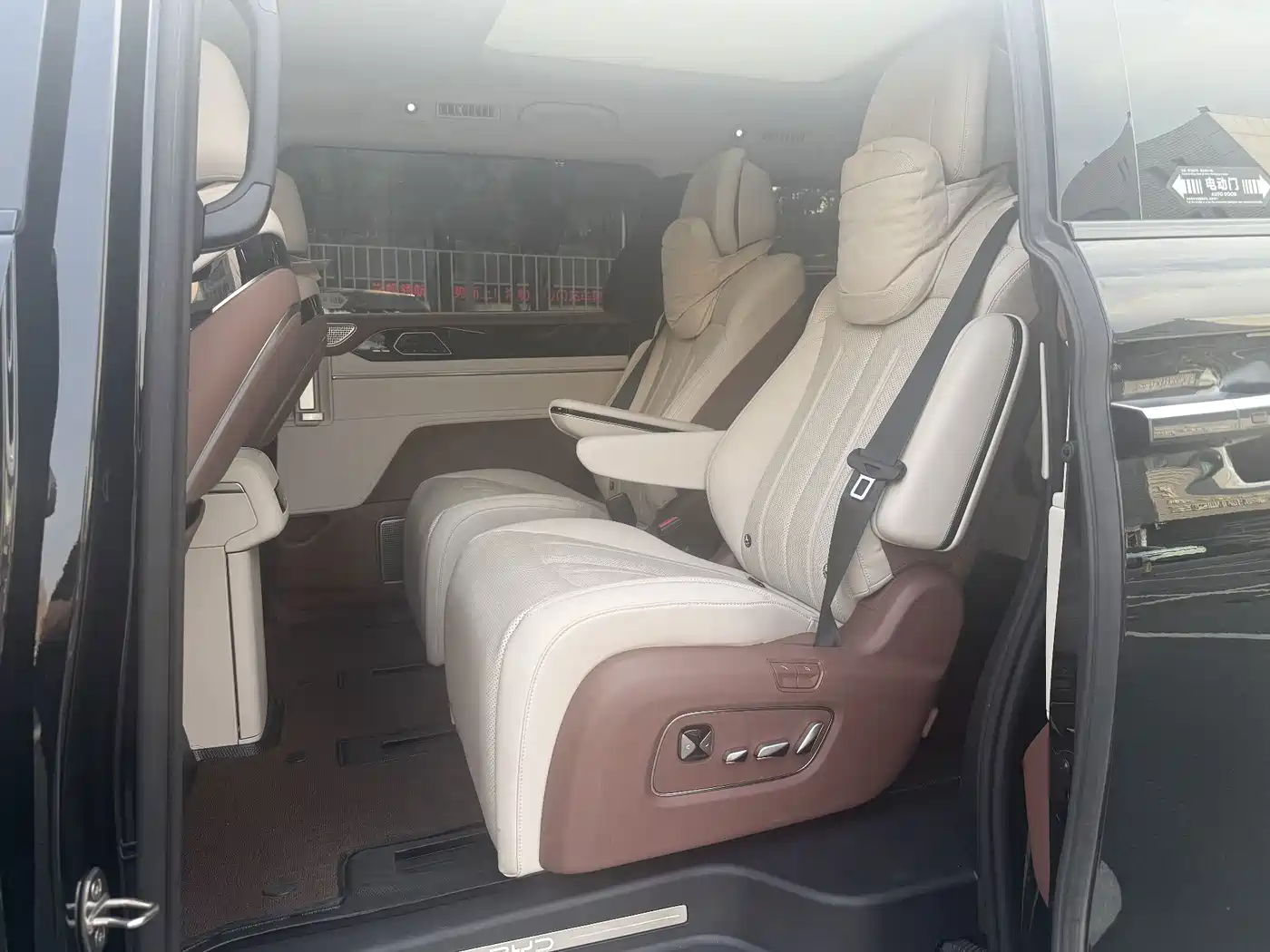 BYD Xia 2025 2025 DM-i 1.5T 100km Surpass Edition