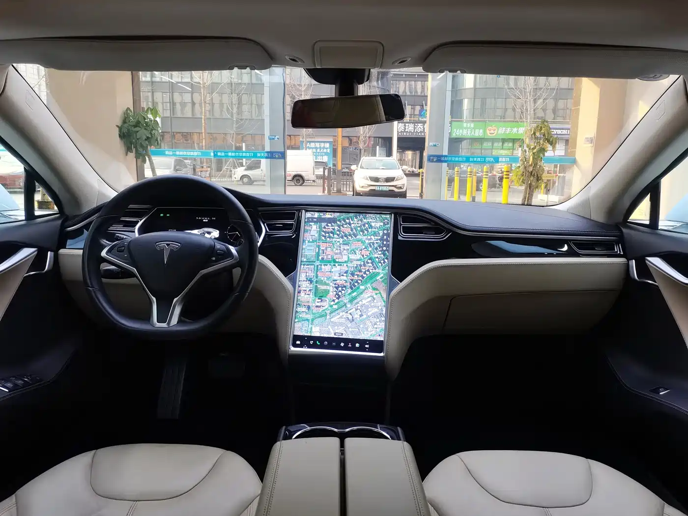 Photo 11 - Tesla Model S