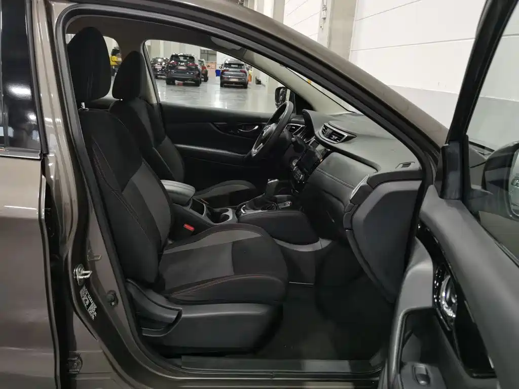 Фото 23 - Nissan Qashqai