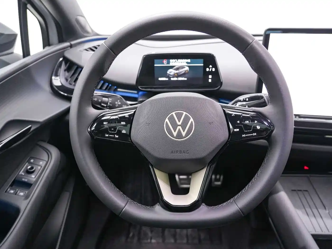 VOLKSWAGEN WITH THE CROWD 06