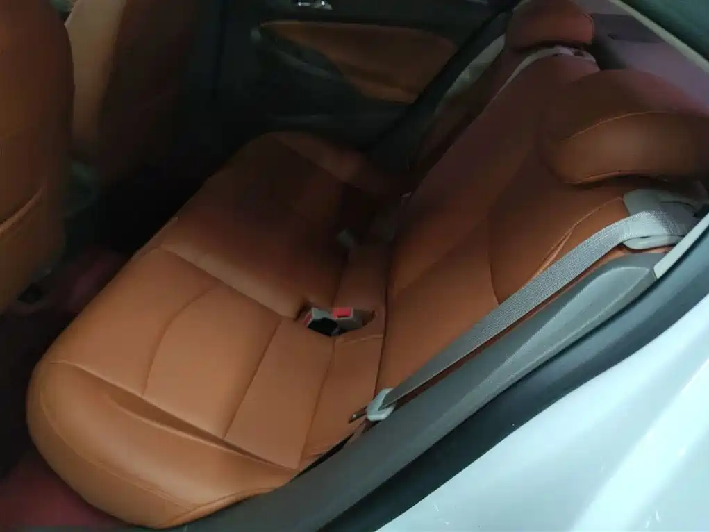 Chevrolet Cruze 2016 1.5L Automatic Fashion Sunroof Edition фото 17
