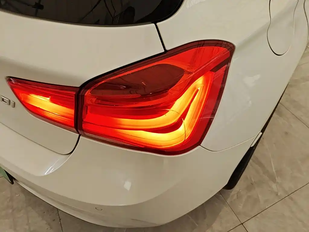 BMW 1 Series (Import) 2017 2016 120i Leading Model