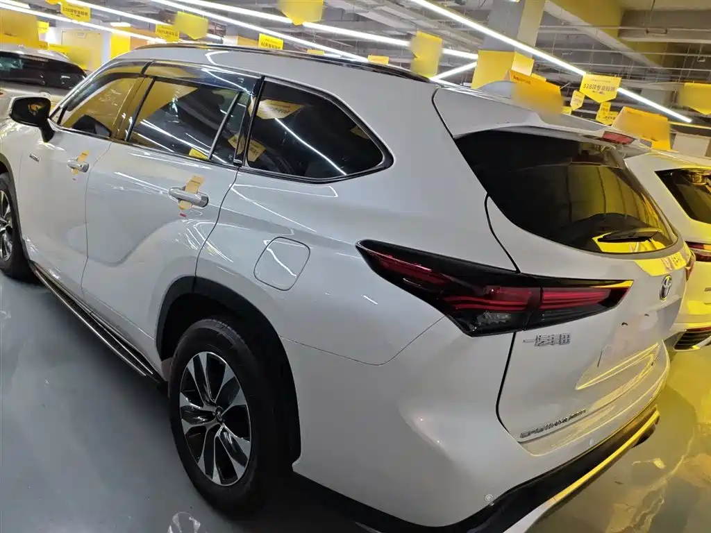 Toyota Crown Kluger 2023 2.5L HEV AWD Elite Edition фото 23