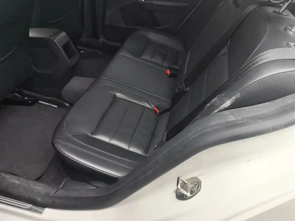 Volkswagen Lavida 2013 Facelift Classic 1.6L Automatic Comfort фото 15