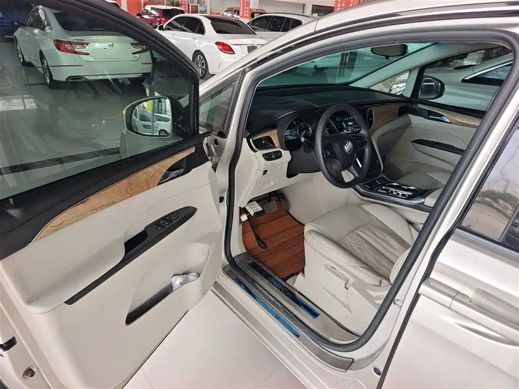 Buick GL8 2017 ES 28T Comfort Type China V фото 16