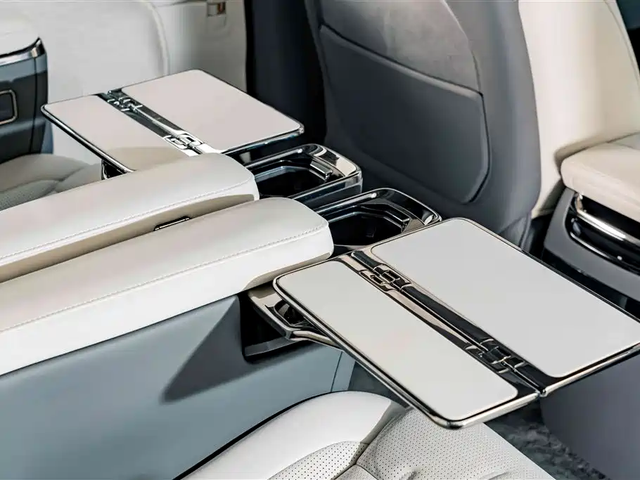 ZEEKR 009 2025 2024 6-seat Executive AWD 108kWh