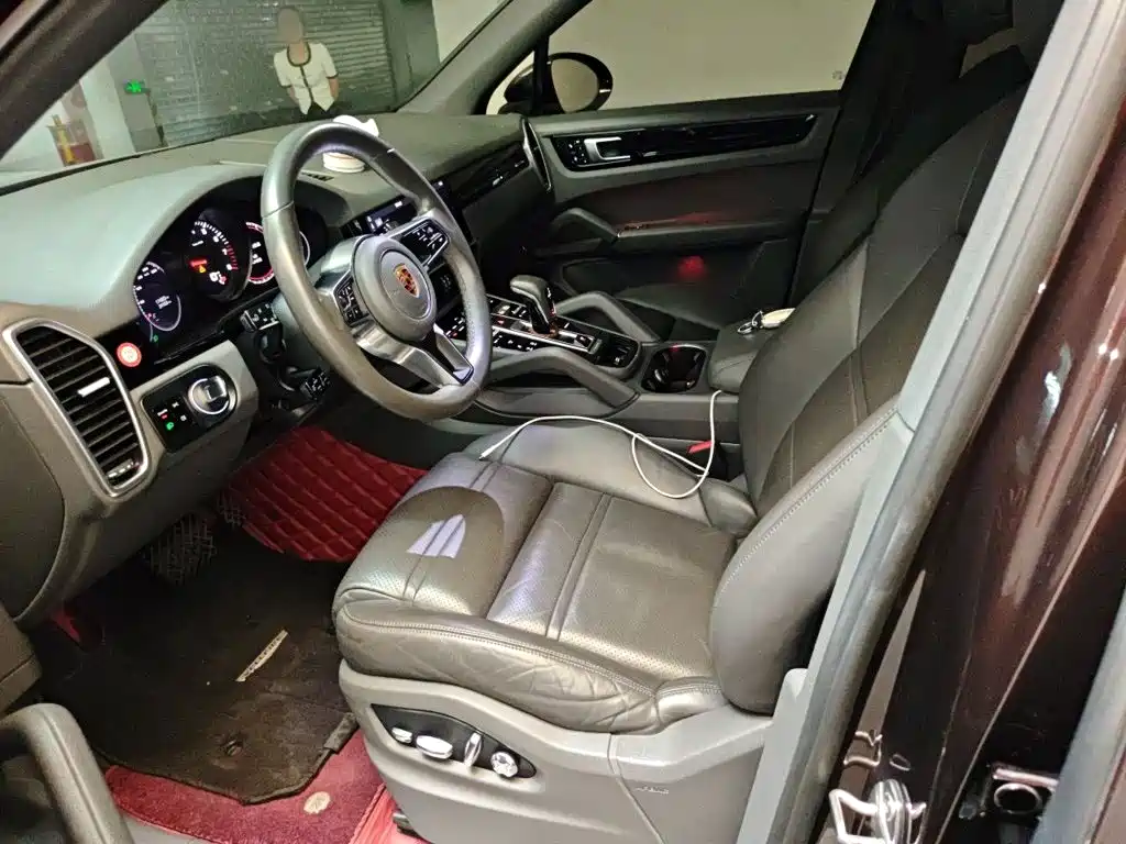 Фото 8 - Porsche Cayenne
