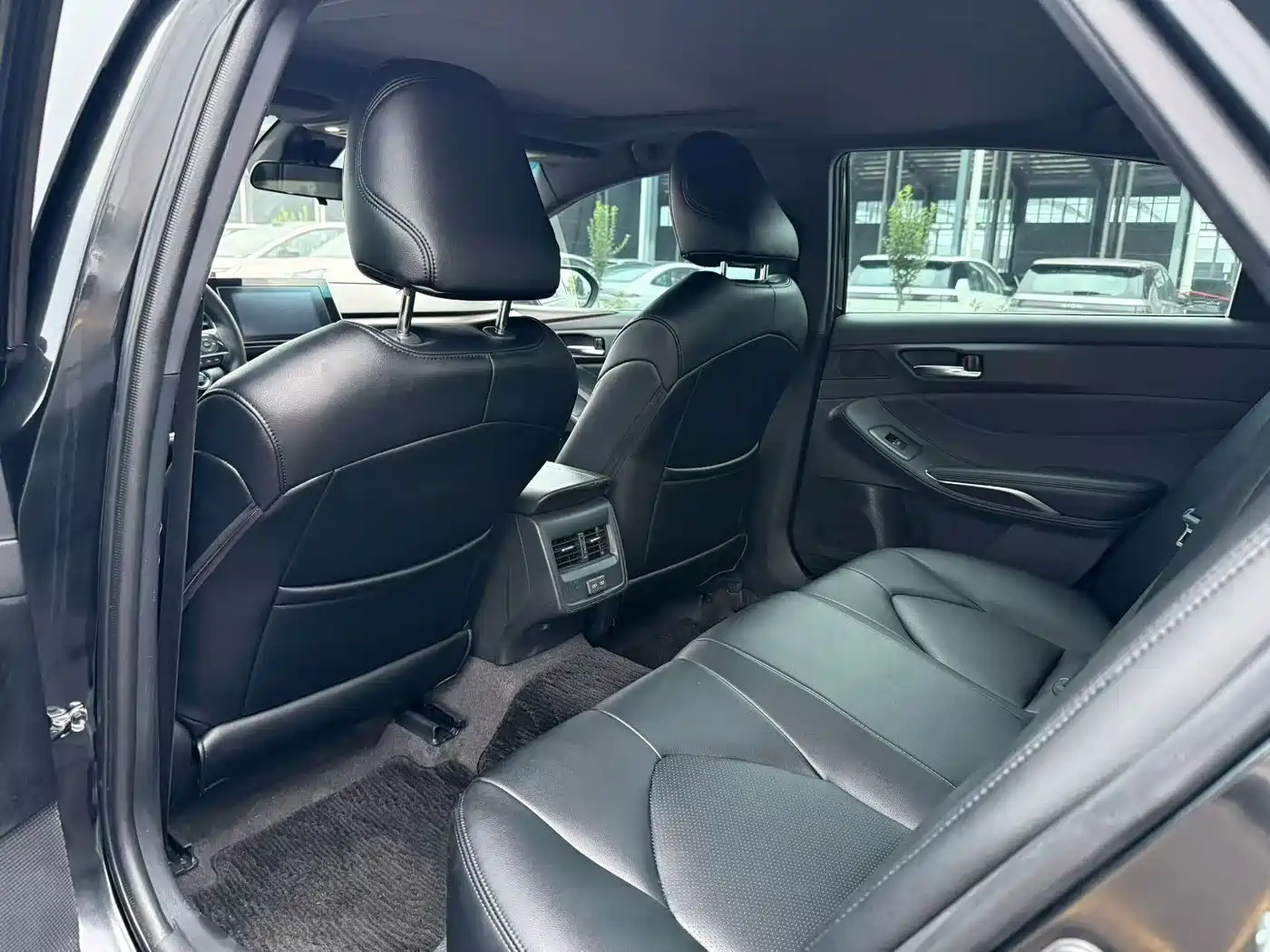 Фото 7 - Toyota Avalon