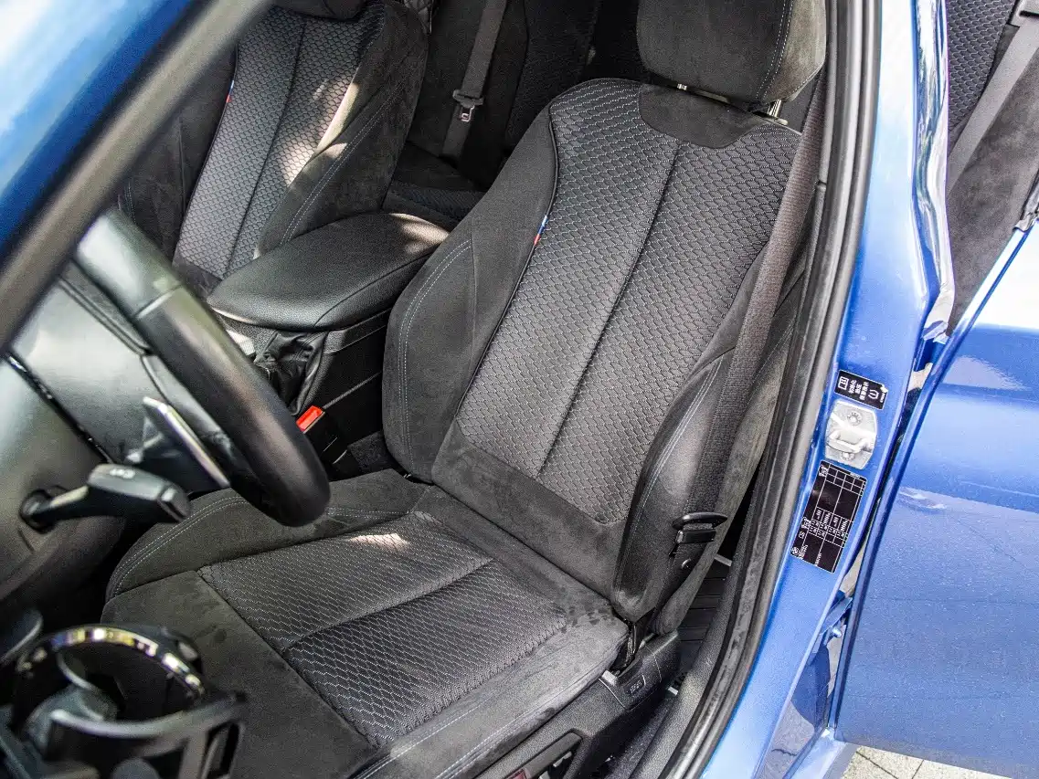 Photo 9 - BMW 1 Series (Import)