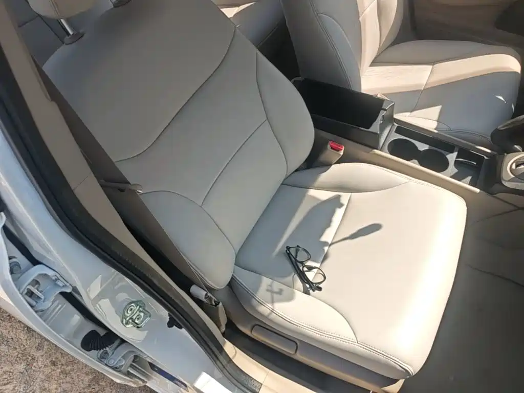 CIIMO CIIMO 2016 2015 1.8L Automatic Comfort Edition