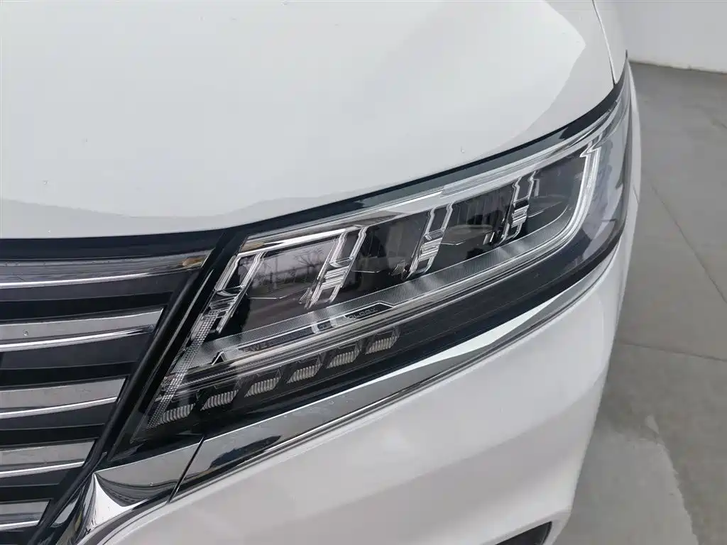 ROEWE RX5 NEW ENERGY