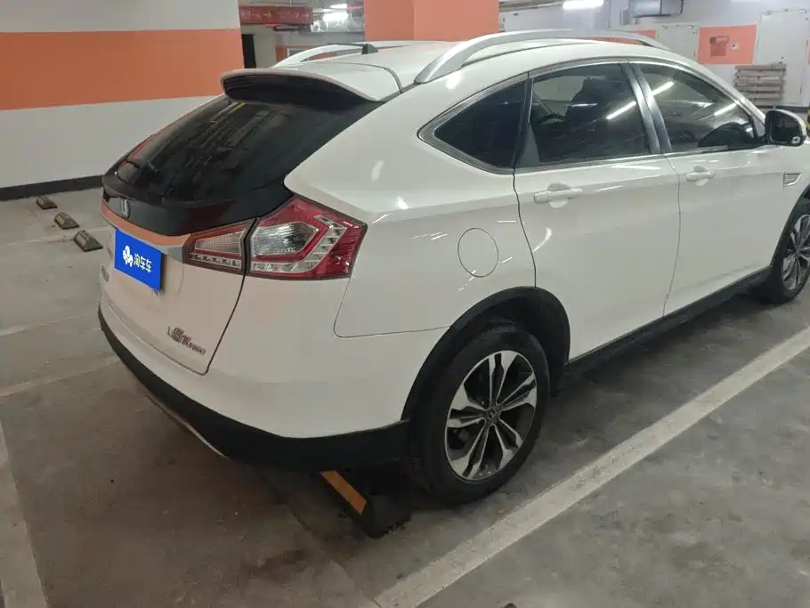 Фото 3 - Luxgen U6 SUV