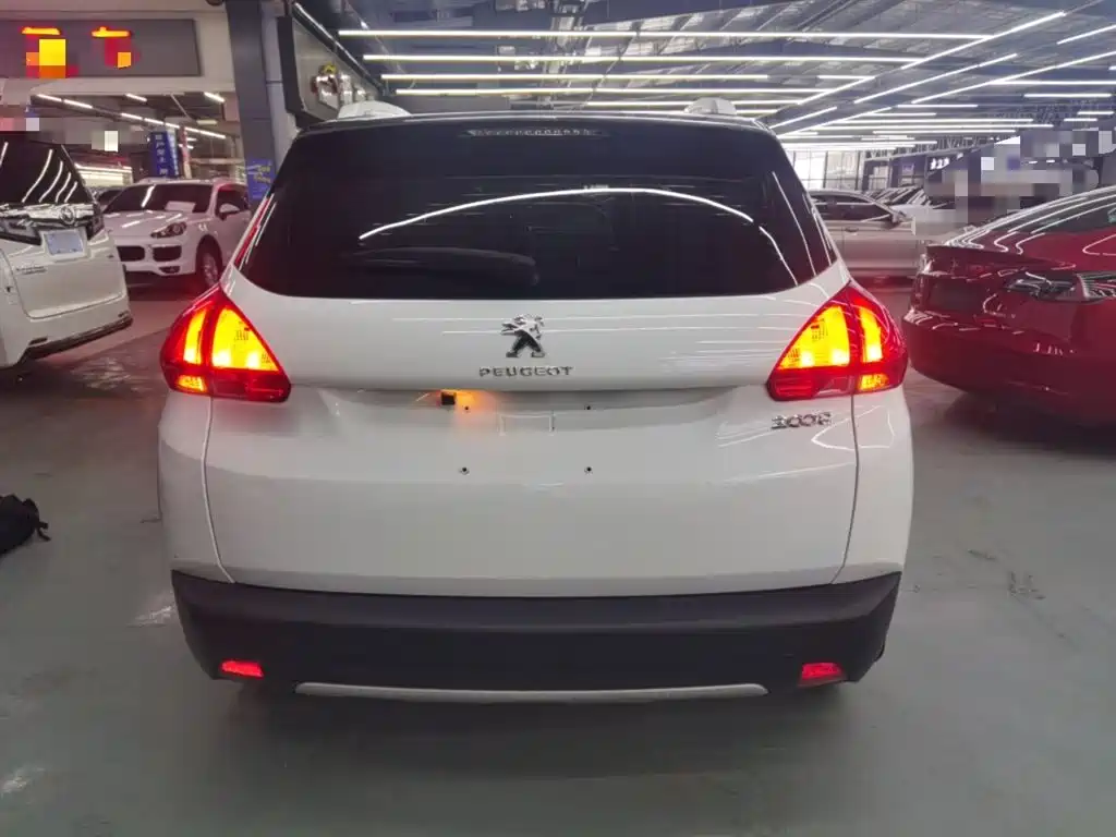 Peugeot 2008 2014 1.6L Automatic Trend Edition фото 6