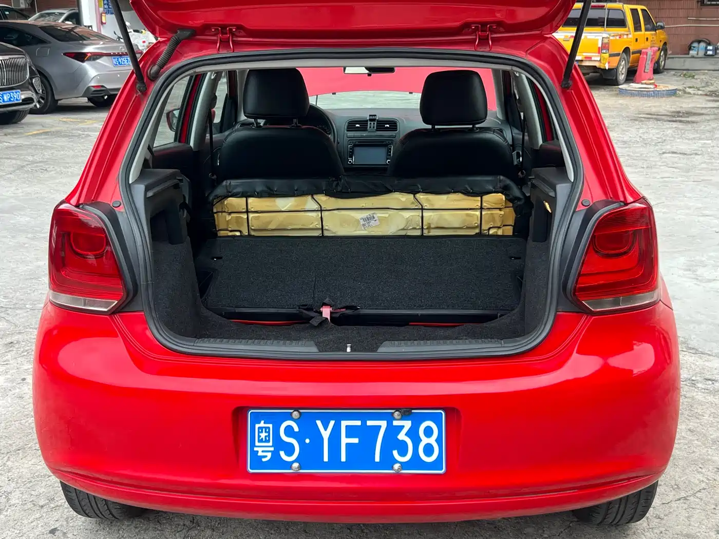 Volkswagen Polo 2013 1.4L Manual Trend Edition фото 13