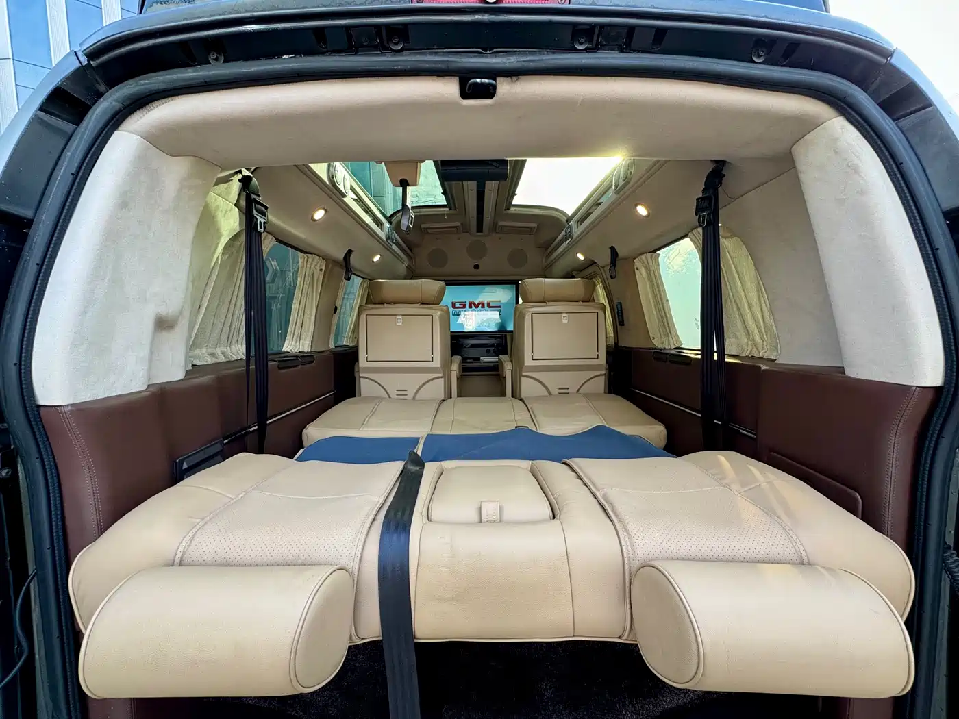 GMC Savana 2017 2017 2500S Premium Edition