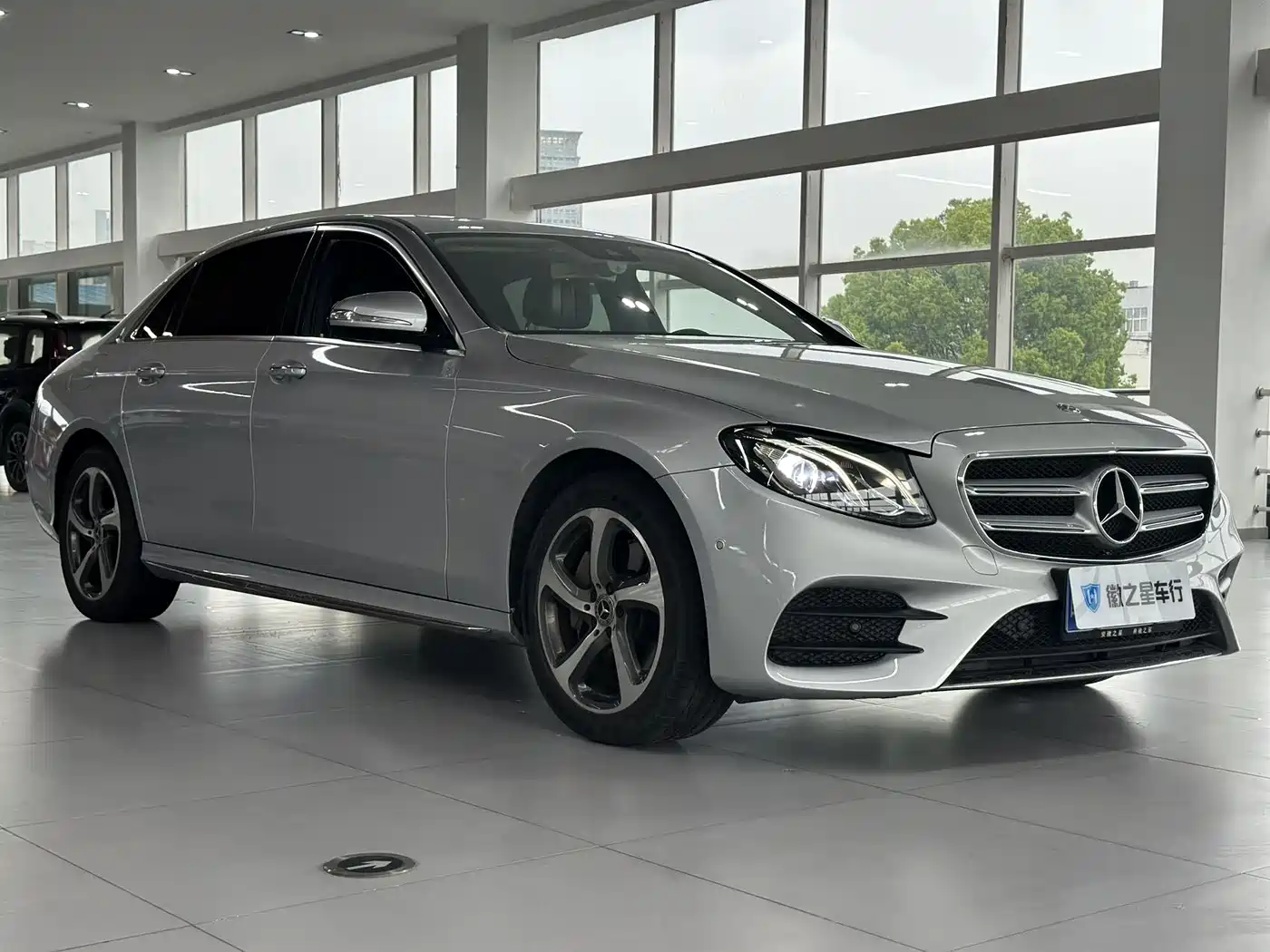 Mercedes-Benz E-Class 2016 E 300 L Sport Fashion Type фото 3