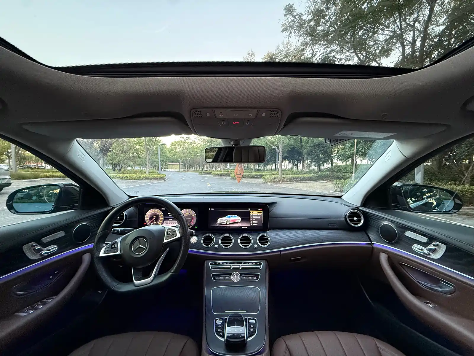 صورة 12 - Mercedes-Benz E-Class