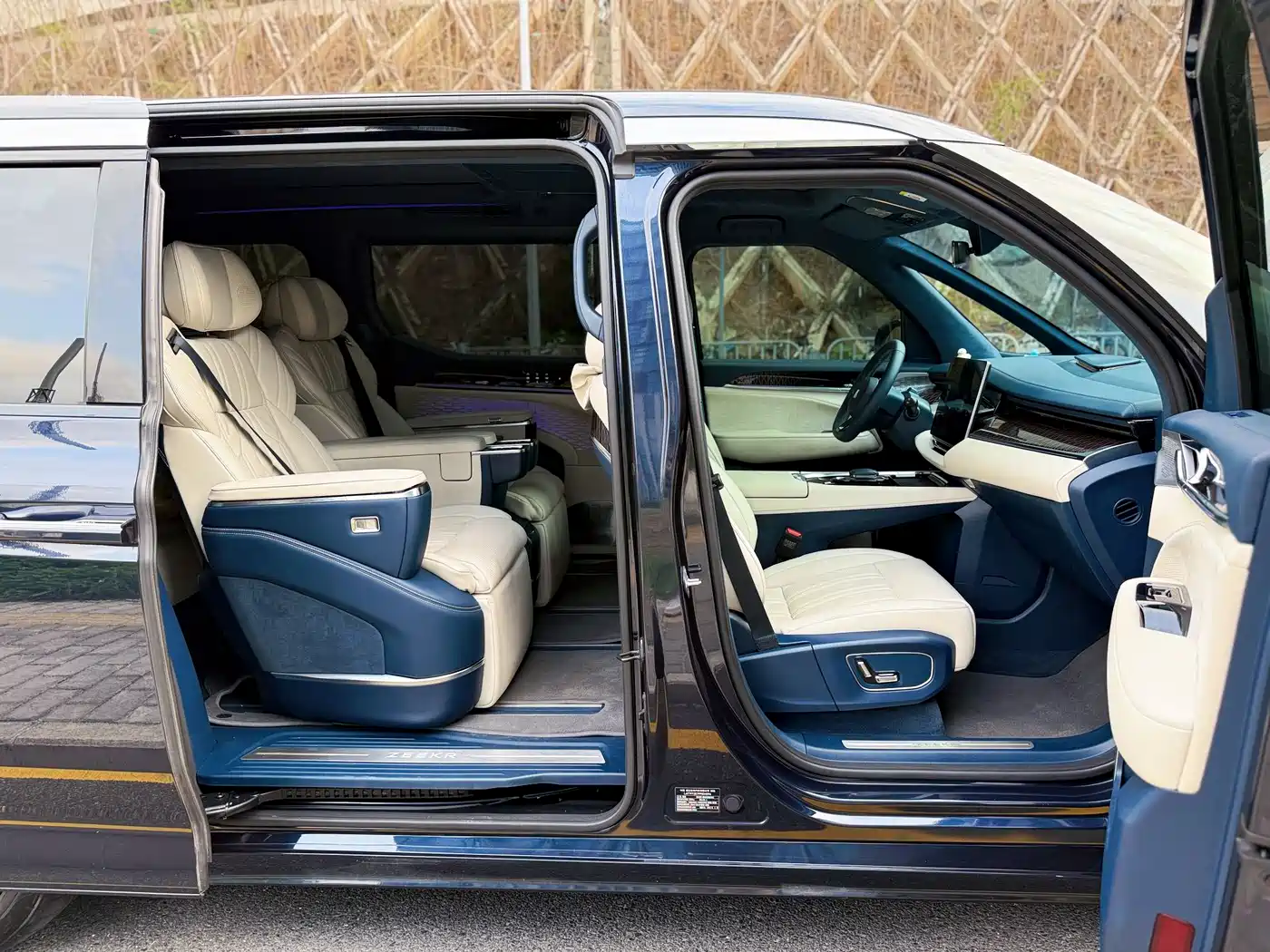 ZEEKR EXTREME KRYPTON 009