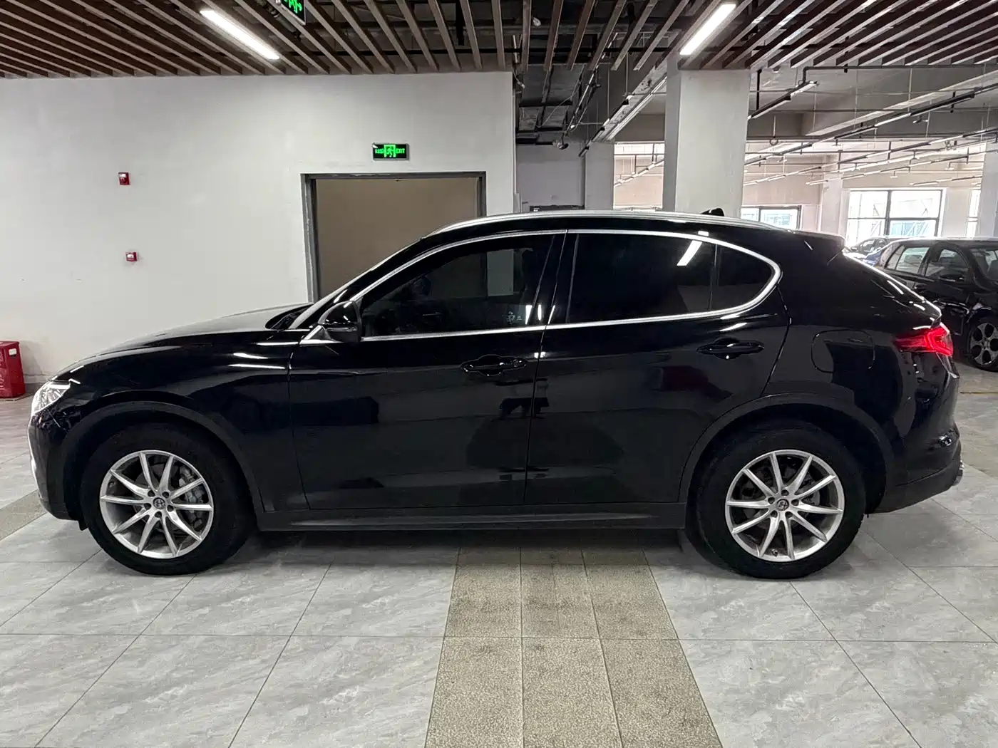 Alfa Romeo Stelvio 2019 2017 2.0T 200HP Luxury Edition