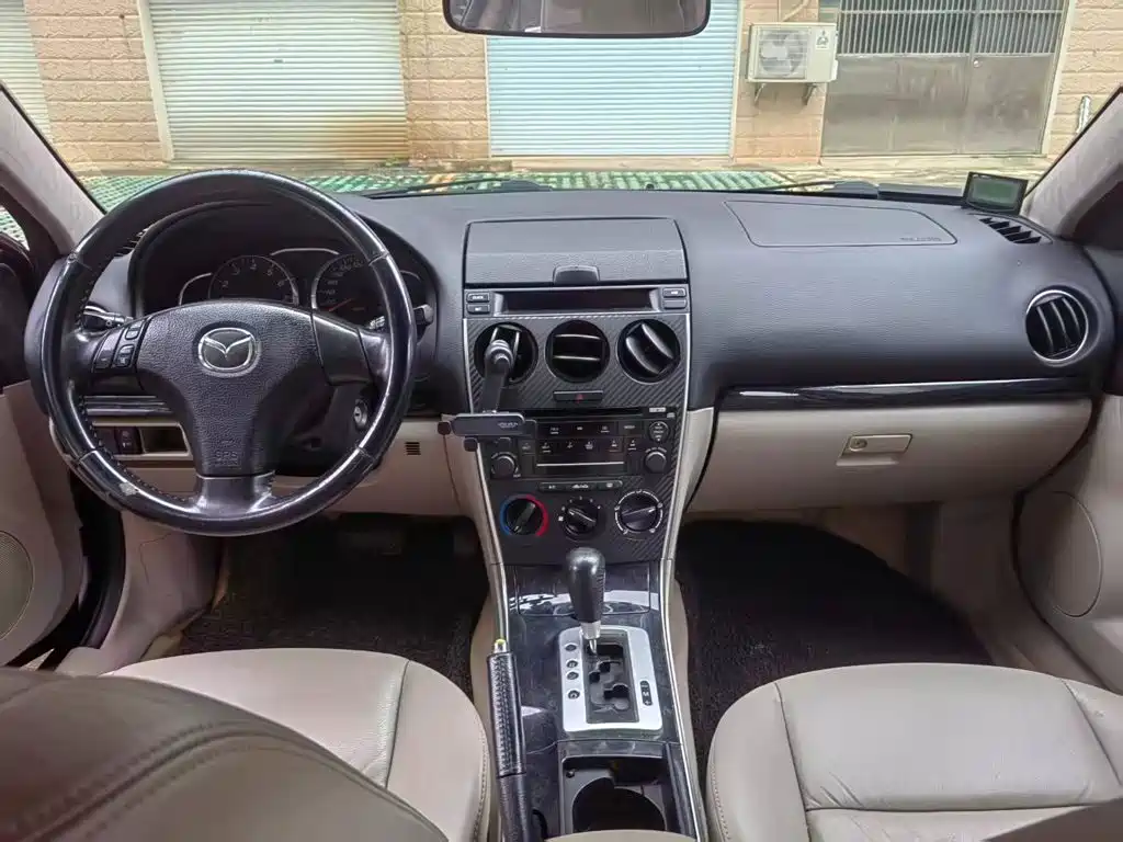 Photo 5 - Mazda 6