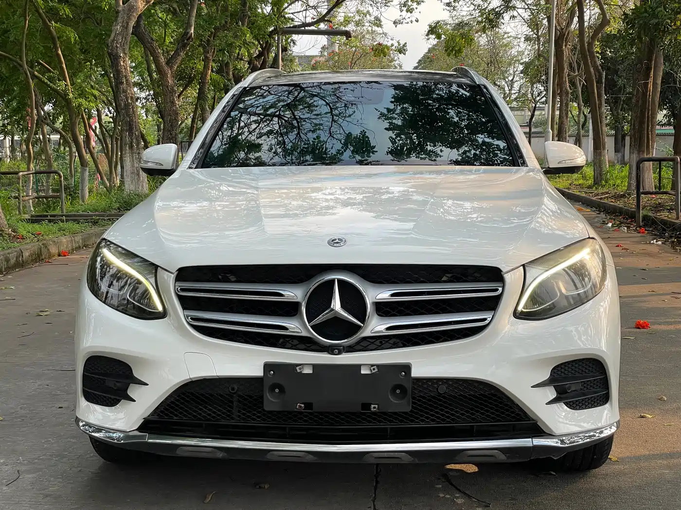 Mercedes-Benz GLC 2018 GLC 260 4MATIC Luxury фото 4