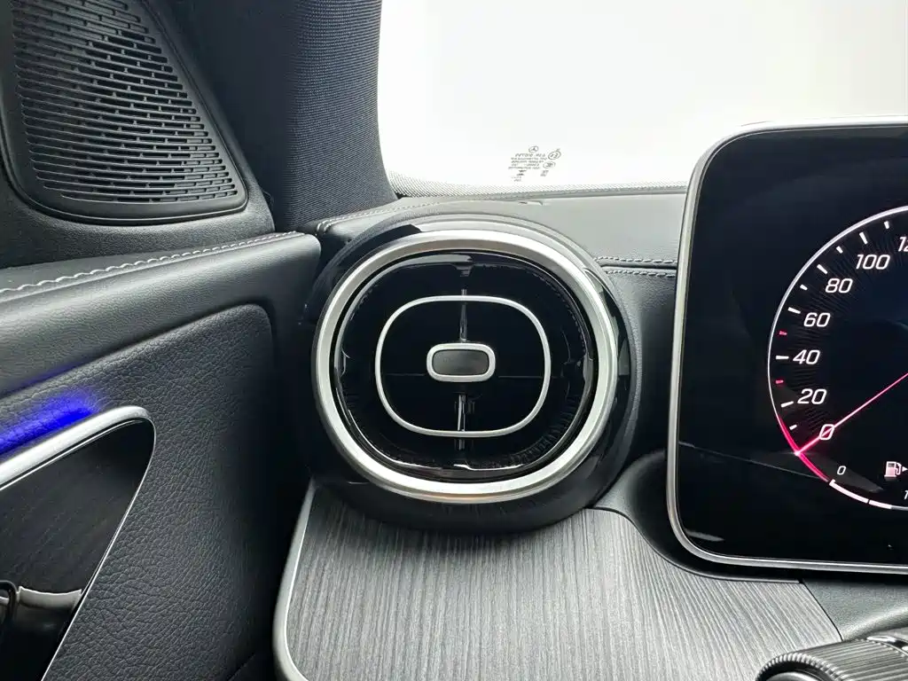 Фото 13 - Mercedes-Benz C-Class