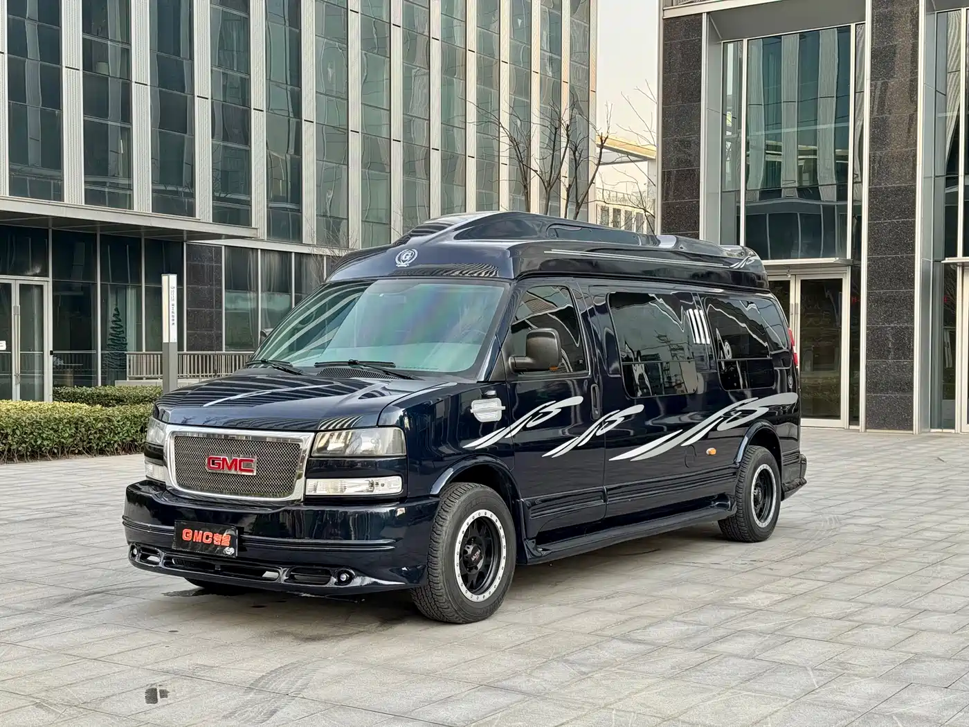 GMC Savana 2015 2015 6.0L G660L 2WD Elegance Edition
