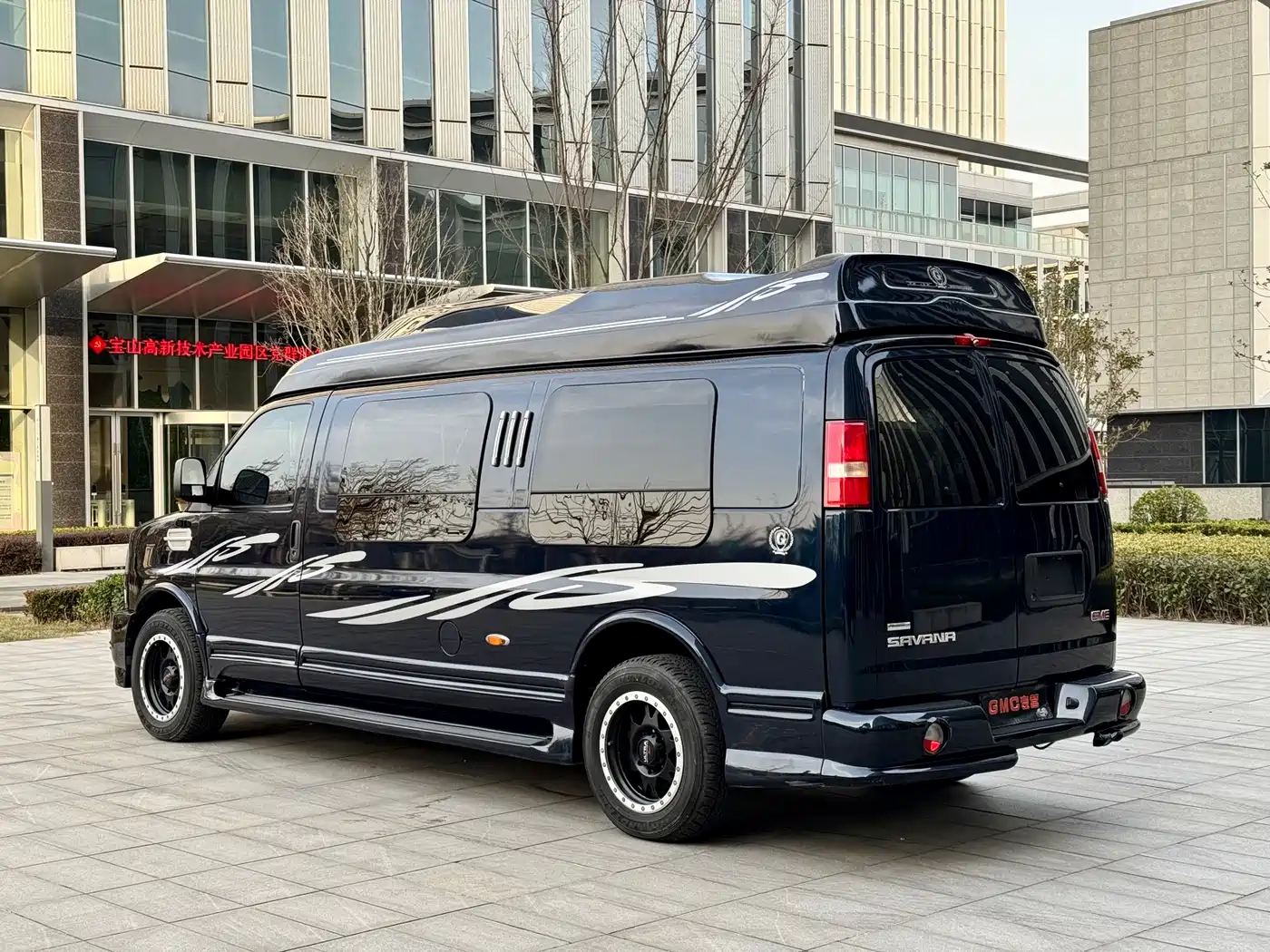 GMC Savana 2015 2015 6.0L G660L 2WD Elegance Edition