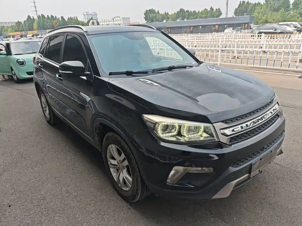 Фото 4 - Changan CS75