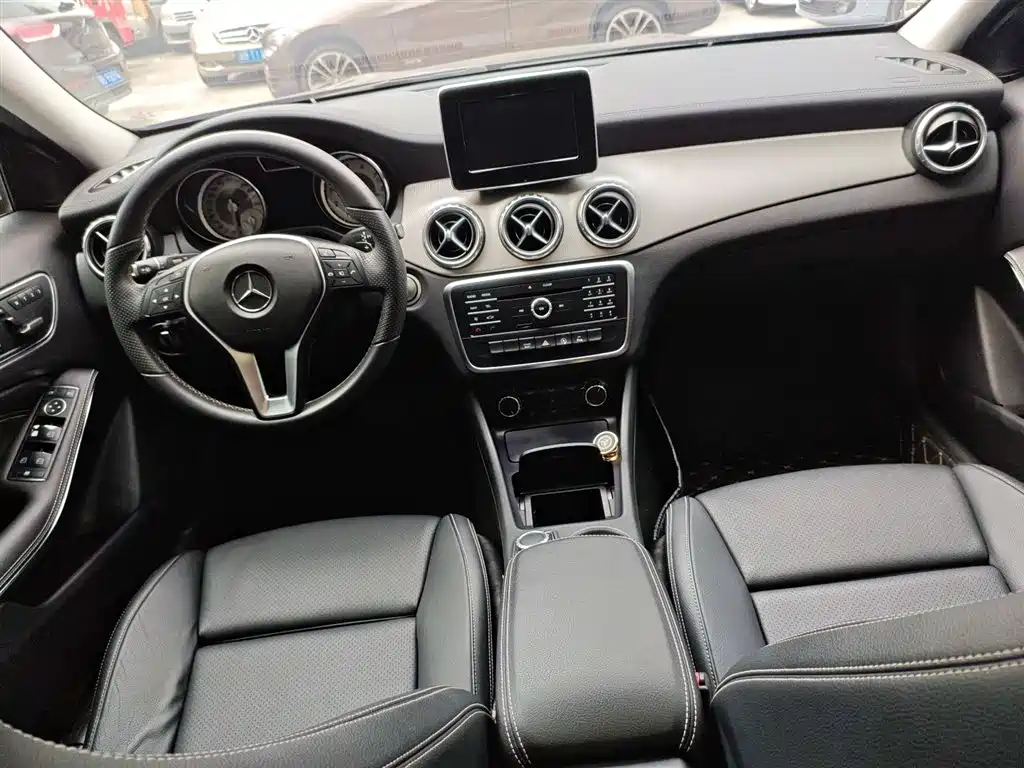Mercedes-Benz GLA 2016 GLA 200 Fashion фото 6