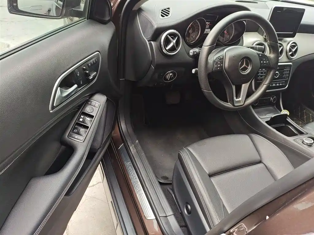 Mercedes-Benz GLA 2016 GLA 200 Fashion фото 12