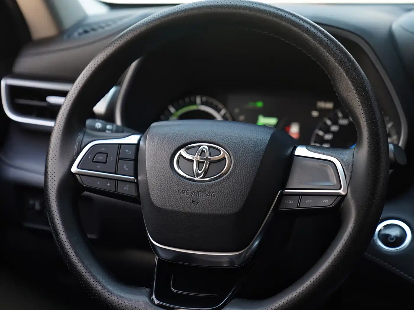 TOYOTA HIGHLANDER