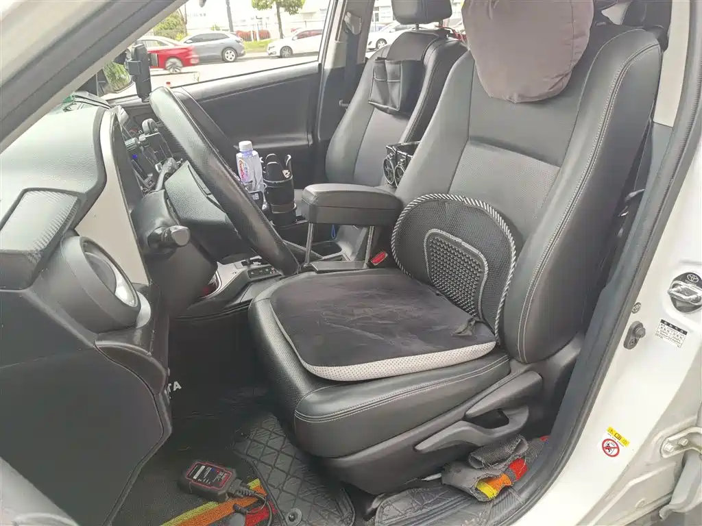 Toyota RAV4 Rongfang 2016 2.0L CVT 2WD Urban (China V) фото 15