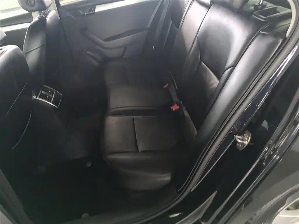 Škoda Superb 2016 TSI330 DSG Pioneer Edition фото 17