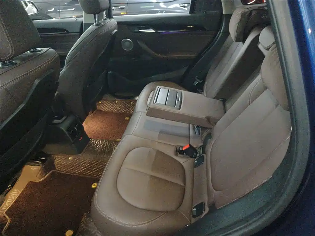 BMW X1 2021 sDrive25Li Leading фото 17